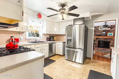70 Rockland Dr, Pittsfield, MA 01201 - Photo 13