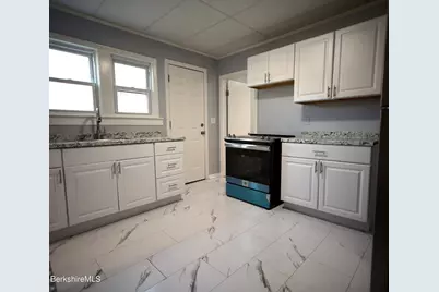 68 Union St, Pittsfield, MA 01201 - Photo 7
