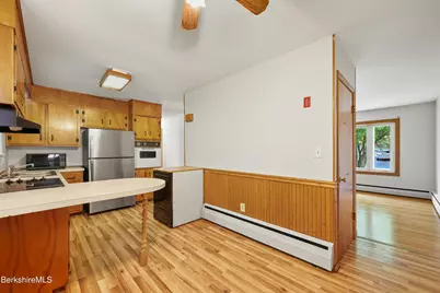 16 Wealthy Ave, Pittsfield, MA 01201 - Photo 9