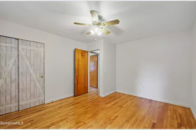 16 Wealthy Ave, Pittsfield, MA 01201 - Photo 17
