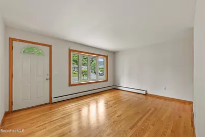 16 Wealthy Ave, Pittsfield, MA 01201 - Photo 7