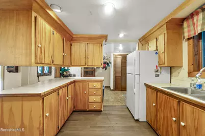 15 Silver St, Lee, MA 01238 - Photo 23