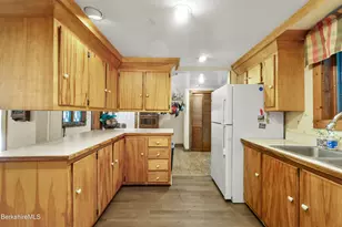 15 Silver St, Lee, MA 01238 - Photo 23