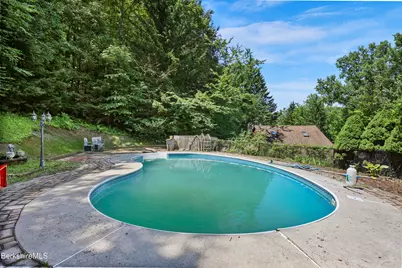 15 Silver St, Lee, MA 01238 - Photo 39