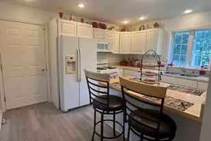 14 Richardson St, Cheshire, MA 01225 - Photo 3