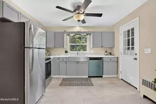 22 Wealthy Ave, Pittsfield, MA 01201 - Photo 9