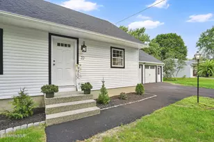 22 Wealthy Ave, Pittsfield, MA 01201 - Photo 3