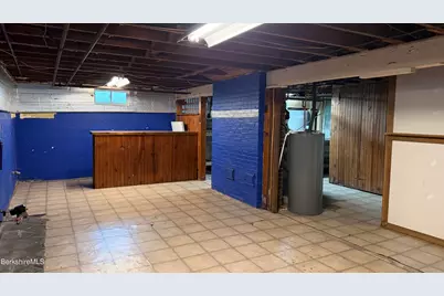 47 Beacon St, North Adams, MA 01247 - Photo 27