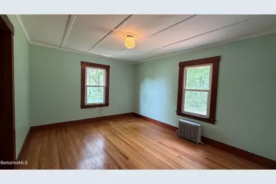 47 Beacon St, North Adams, MA 01247 - Photo 19