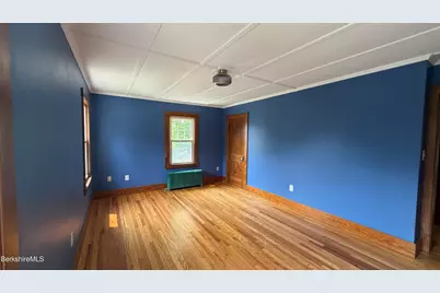 47 Beacon St, North Adams, MA 01247 - Photo 17