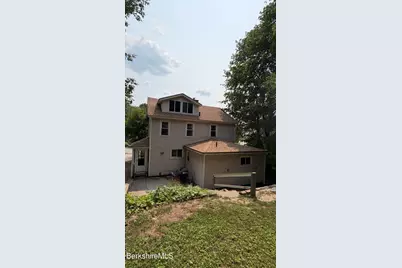 47 Beacon St, North Adams, MA 01247 - Photo 3