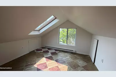 47 Beacon St, North Adams, MA 01247 - Photo 25