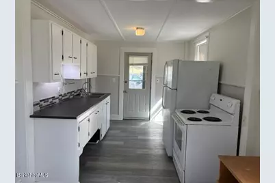 1051-1053 Massachusetts Ave, North Adams, MA 01247 - Photo 11