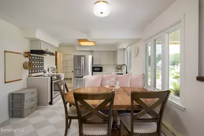 24 Rockland Dr, Pittsfield, MA 01201 - Photo 13
