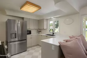 24 Rockland Dr, Pittsfield, MA 01201 - Photo 9
