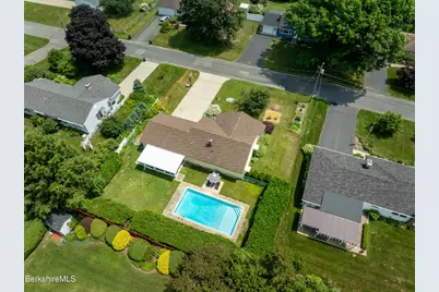 24 Rockland Dr, Pittsfield, MA 01201 - Photo 31