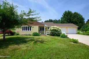 24 Rockland Dr, Pittsfield, MA 01201 - Photo 3