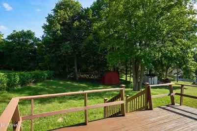 142 Franklin St, North Adams, MA 01247 - Photo 27