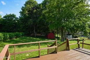 142 Franklin St, North Adams, MA 01247 - Photo 27