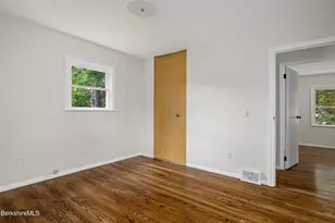 142 Franklin St, North Adams, MA 01247 - Photo 17