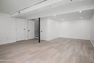 142 Franklin St, North Adams, MA 01247 - Photo 23