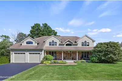35 Meadow Ridge Dr, Pittsfield, MA 01201 - Photo 1