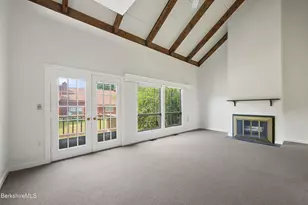 16 Windflower Wy, Williamstown, MA 01267 - Photo 3