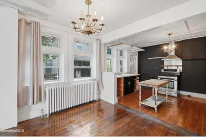 7 Lincoln St, Pittsfield, MA 01201 - Photo 5