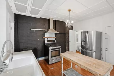7 Lincoln St, Pittsfield, MA 01201 - Photo 7