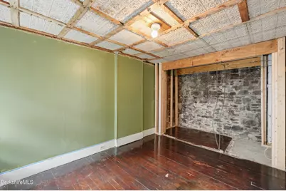 7 Lincoln St, Pittsfield, MA 01201 - Photo 13