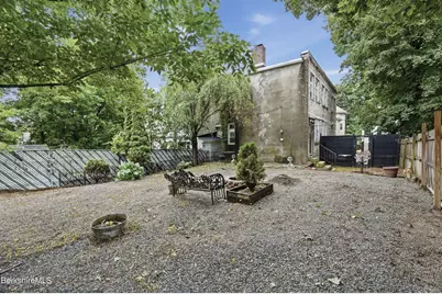 7 Lincoln St, Pittsfield, MA 01201 - Photo 19