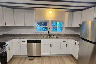 7 Ash Ln, Pittsfield, MA 01201 - Photo 3