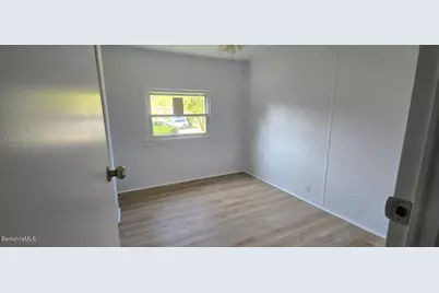 7 Ash Ln, Pittsfield, MA 01201 - Photo 9