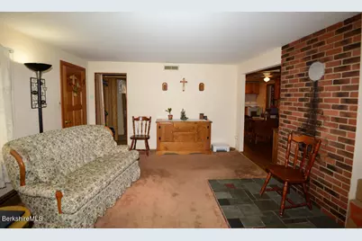93 Pine St, Dalton, MA 01226 - Photo 7