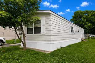 6 Navajo Dr, North Adams, MA 01247 - Photo 1
