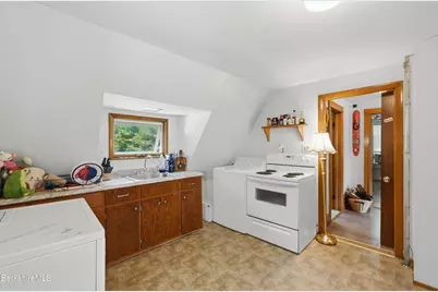 11 Burnham St, North Adams, MA 01247 - Photo 5