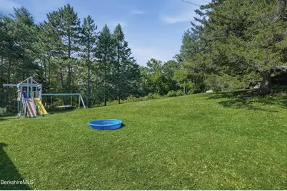 11 Burnham St, North Adams, MA 01247 - Photo 33