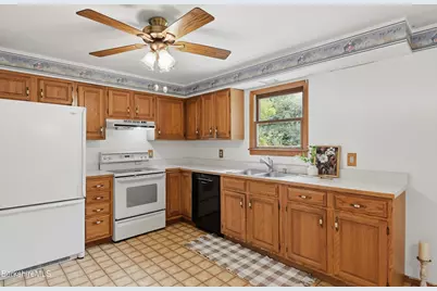 90 Brickyard Ct, North Adams, MA 01247 - Photo 9