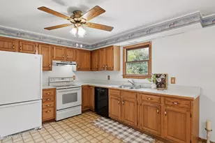 90 Brickyard Ct, North Adams, MA 01247 - Photo 9