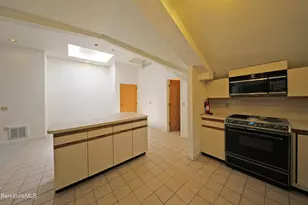 200 Old Stockbridge Rd, Stockbridge, MA 01262 - Photo 13