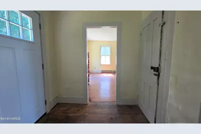 184 White Mills Rd, Chatham, NY 12037 - Photo 11