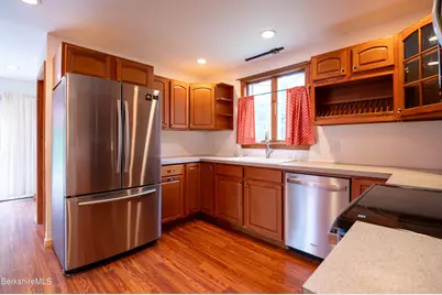 61 Sheffield St, Pittsfield, MA 01201 - Photo 7