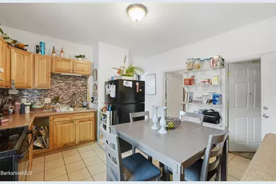 158-160 Linden St, Pittsfield, MA 01201 - Photo 11