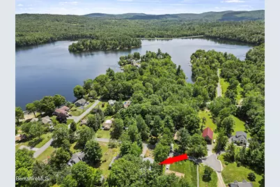 46 Linden Ln, Hinsdale, MA 01235 - Photo 3