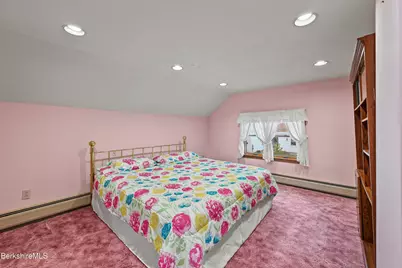 16 North St, North Adams, MA 01247 - Photo 27