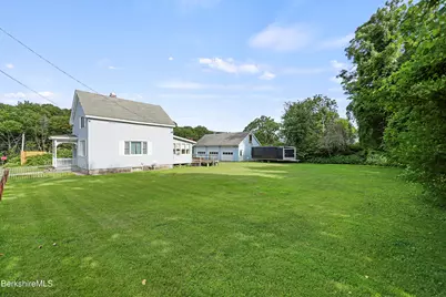 16 North St, North Adams, MA 01247 - Photo 39