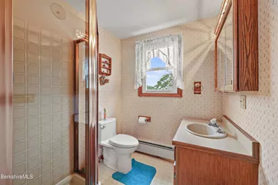 16 North St, North Adams, MA 01247 - Photo 25