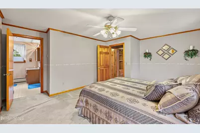 16 North St, North Adams, MA 01247 - Photo 23