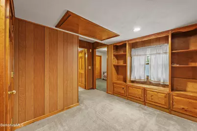 16 North St, North Adams, MA 01247 - Photo 17