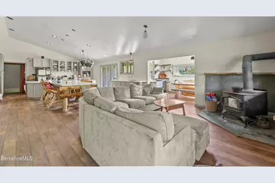 451 Williamstown Rd, Lanesborough, MA 01237 - Photo 5